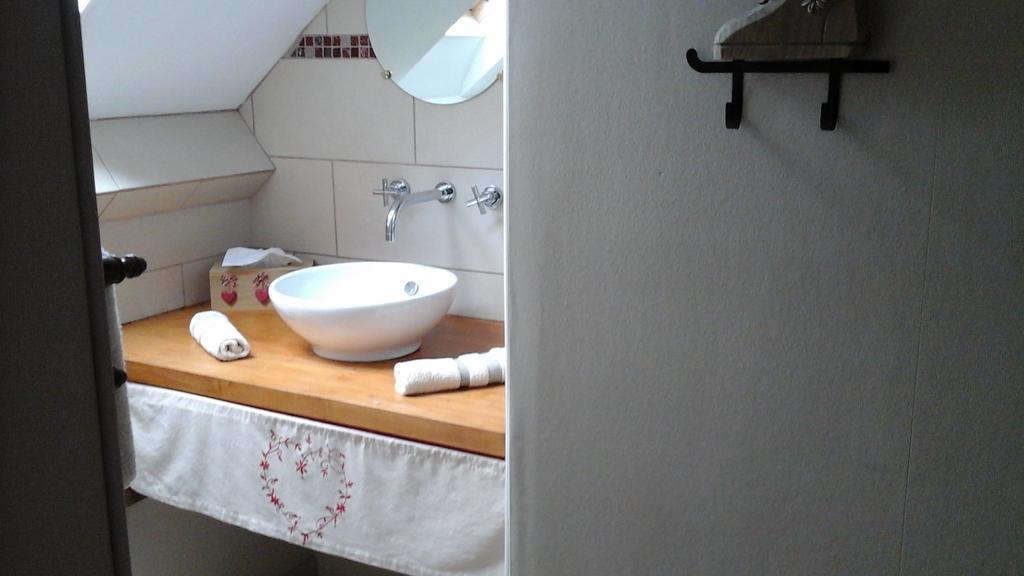La Freneraie Hotell Paulhac  Rum bild