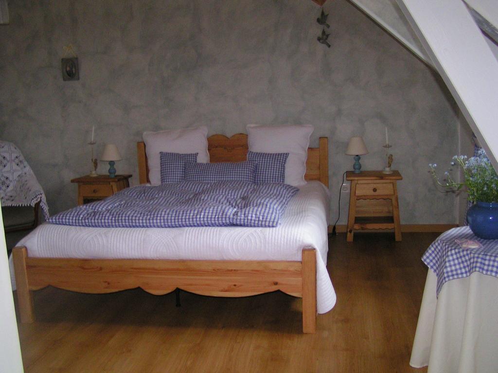 La Freneraie Hotell Paulhac  Rum bild